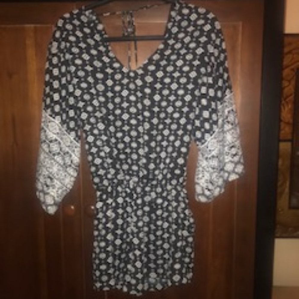 BCX Printed Surplice Pocket Romper Juniors Small